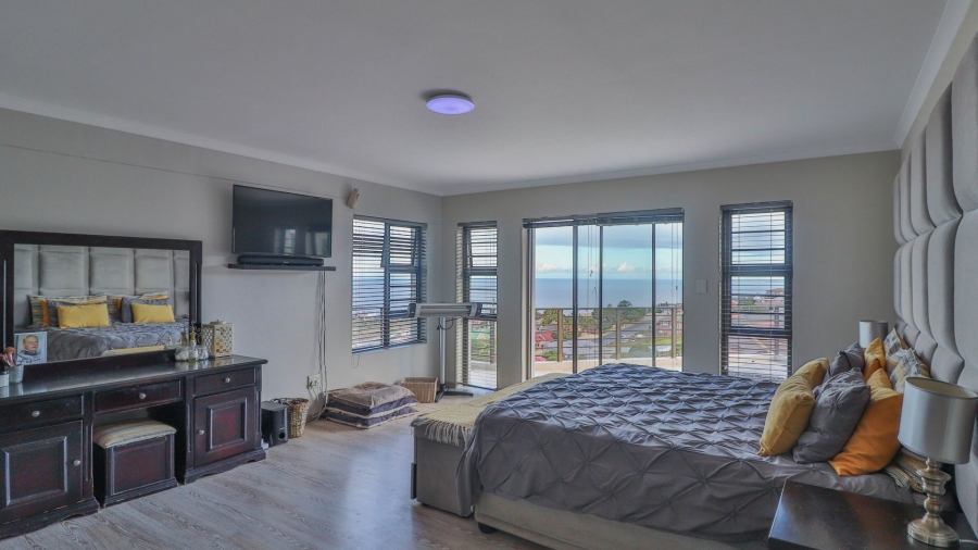 5 Bedroom Property for Sale in Dana Bay Western Cape